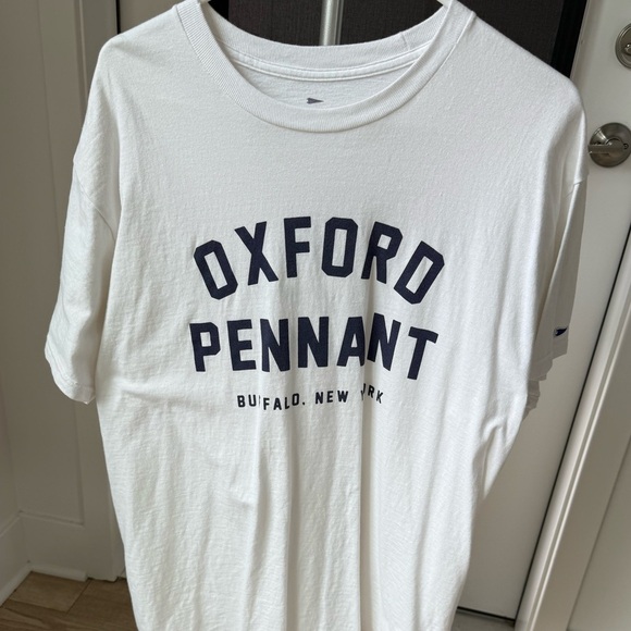 Worn Once - Oxford Pennant Buffalo New York Graphic T-Shirt - Picture 1 of 3